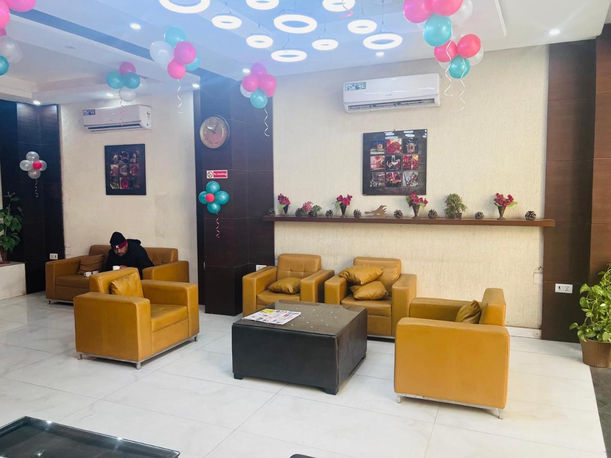 Hotel Cozy Cave Delhi Aiport New Delhi Exterior photo